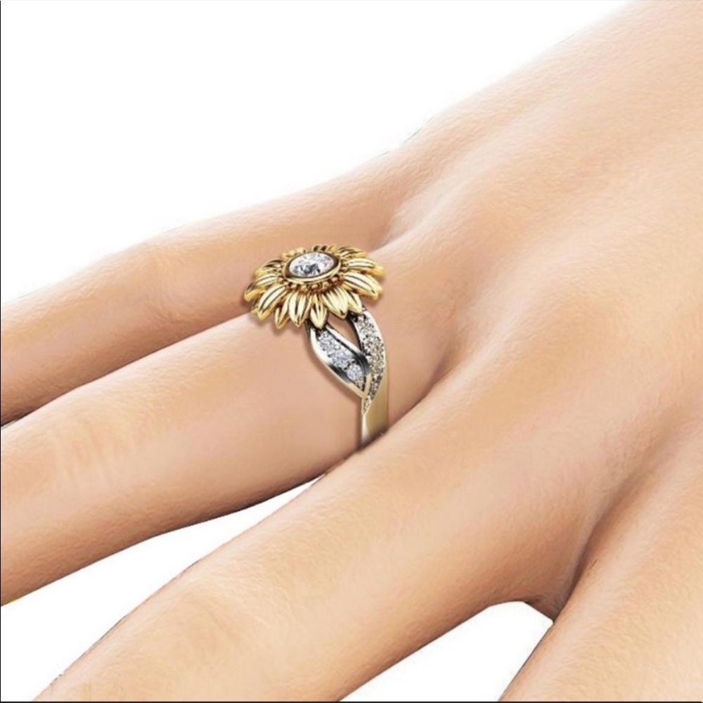 NEW💍18K YELLOW&WHITE GOLD DIAMOND SUNFLOWER RING, CUTE RING, SHINY RING. - Picture 3 of 3